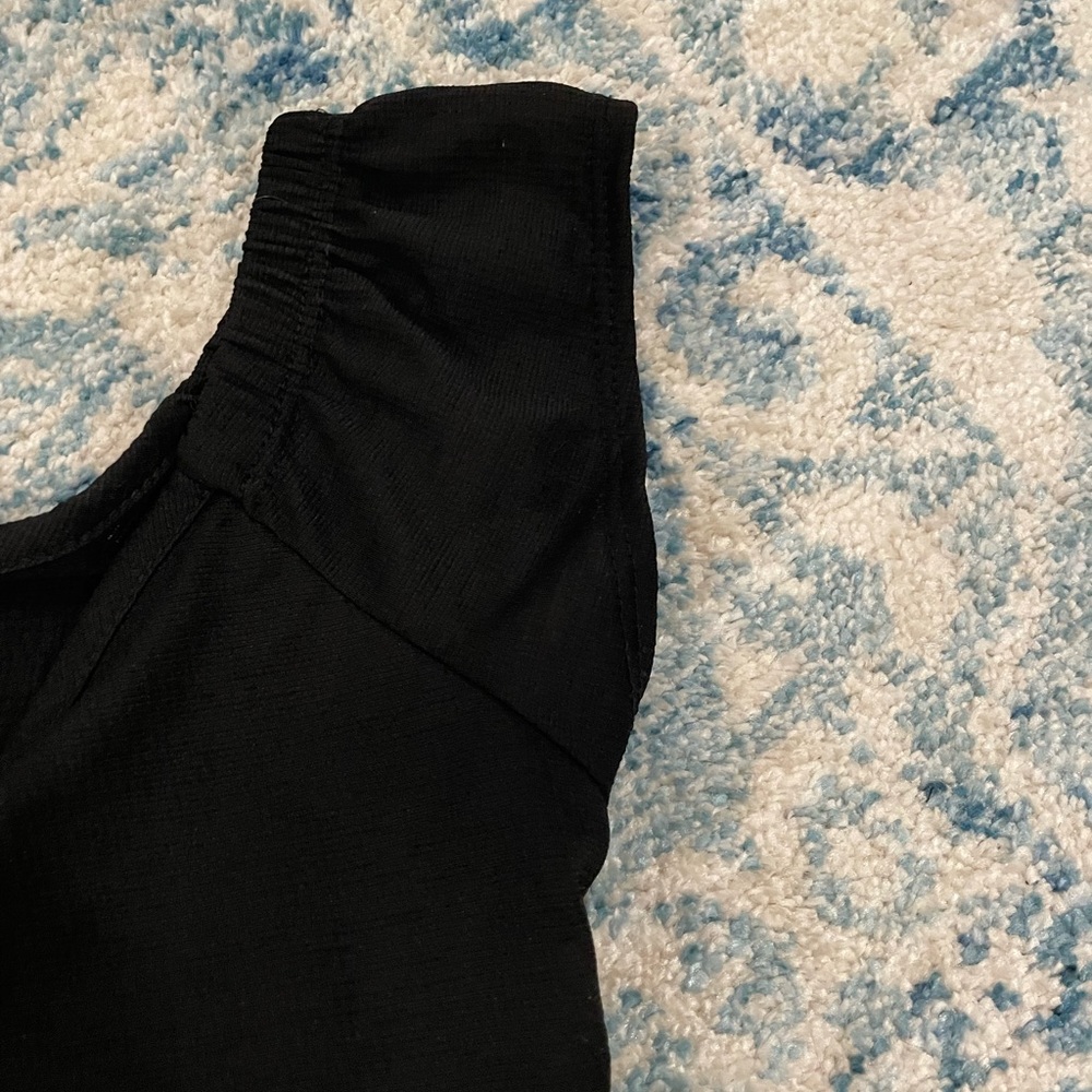 Black Ruffle Scrunched Top - Picture 5 of 5